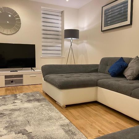 واتفورد Amazing 2 Bed 2 Bath Private Apartment المظهر الخارجي الصورة