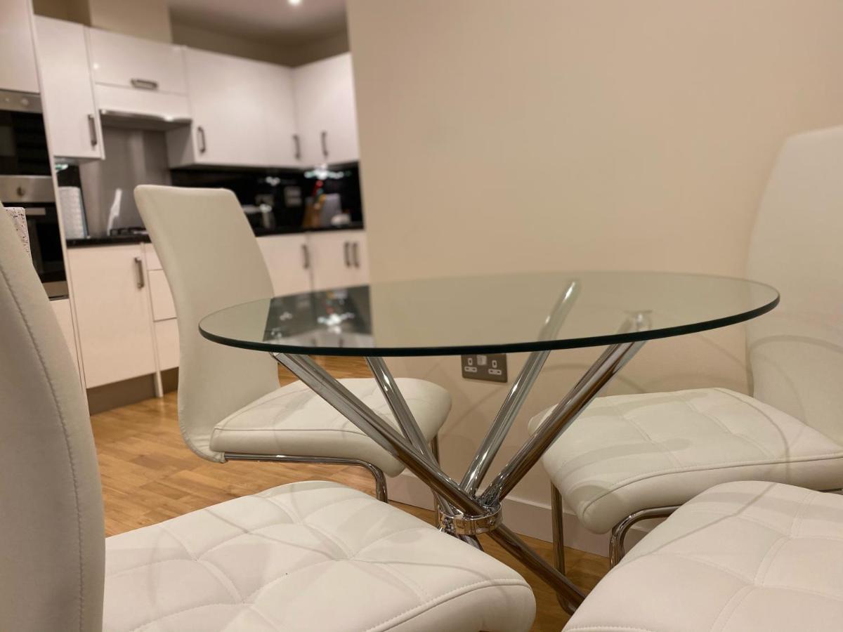 واتفورد Amazing 2 Bed 2 Bath Private Apartment المظهر الخارجي الصورة