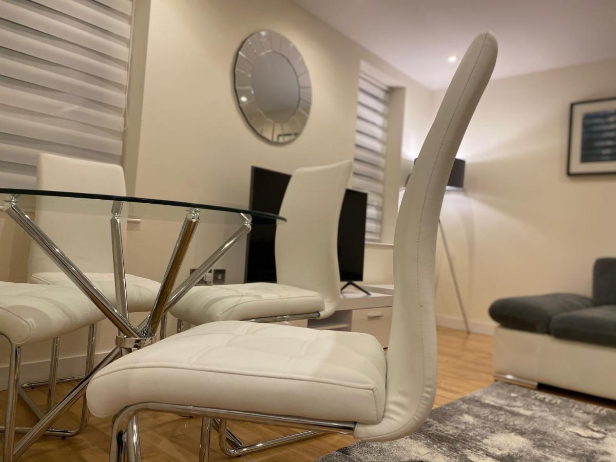 واتفورد Amazing 2 Bed 2 Bath Private Apartment المظهر الخارجي الصورة